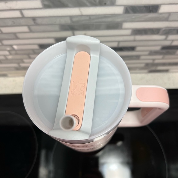 Stanley Rose Quartz Quencher 2.0 NWT - Picture 3 of 4